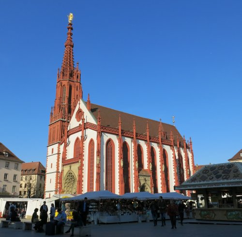 Wuerzburg201503_Neumuenster.jpg