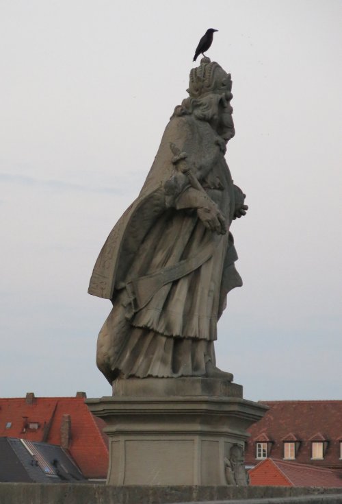 Wuerzburg201508_Bruecke_CarolusMagnus.jpg