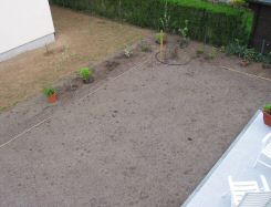 GartenRechts260406Vorher.jpg