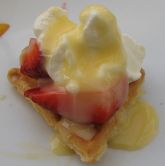 WaffelnMitErdbeeren.jpg